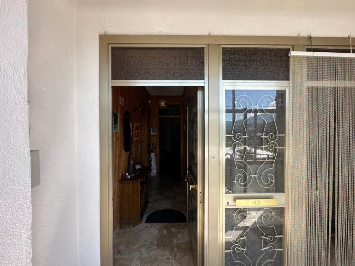 Image No.9-3 Bed Apartment for sale