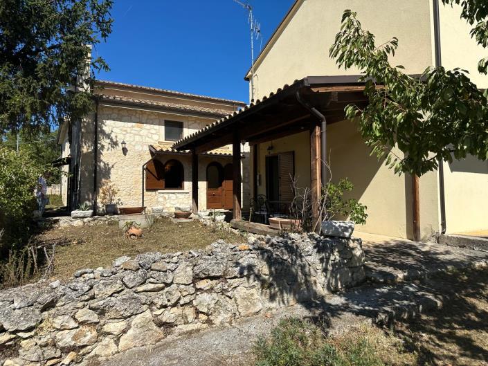 Image No.3-4 Bed Property for sale