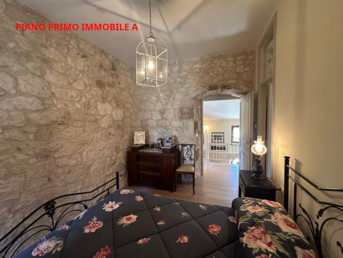 Image No.24-4 Bed Property for sale