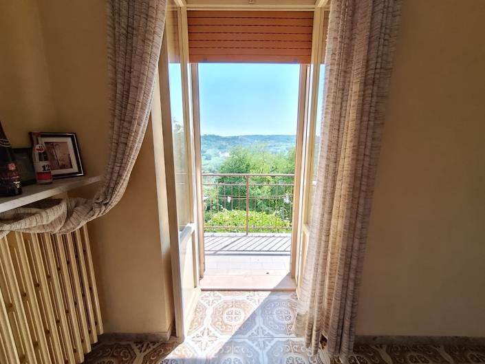 Image No.10-5 Bed Property for sale