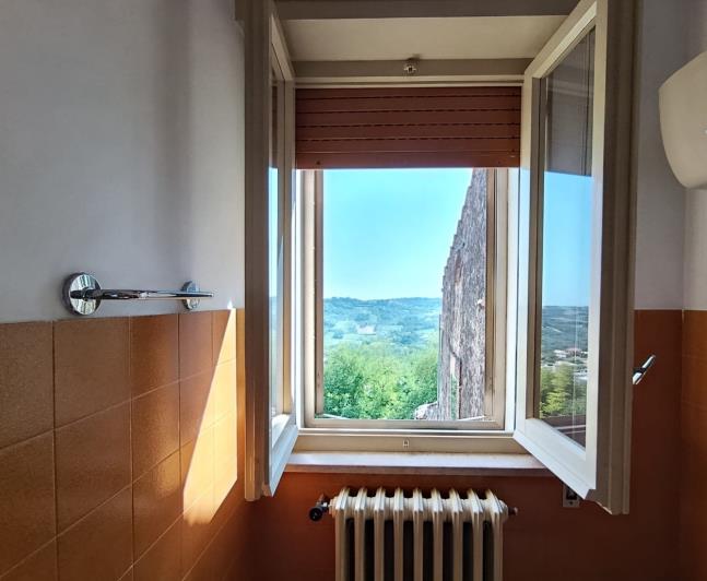 Image No.22-5 Bed Property for sale