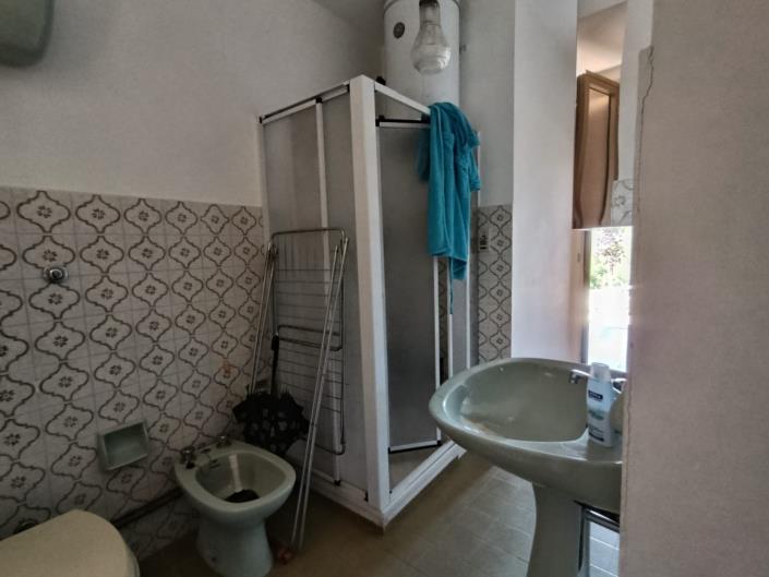 Image No.24-5 Bed Property for sale