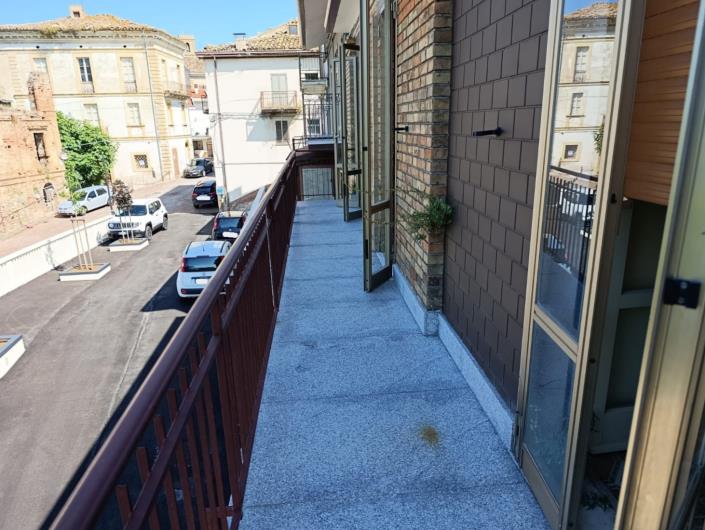 Image No.26-5 Bed Property for sale