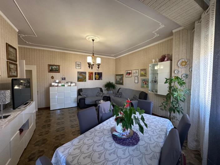 Image No.15-3 Bed Apartment for sale