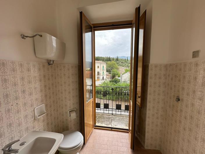 Image No.26-2 Bed Apartment for sale