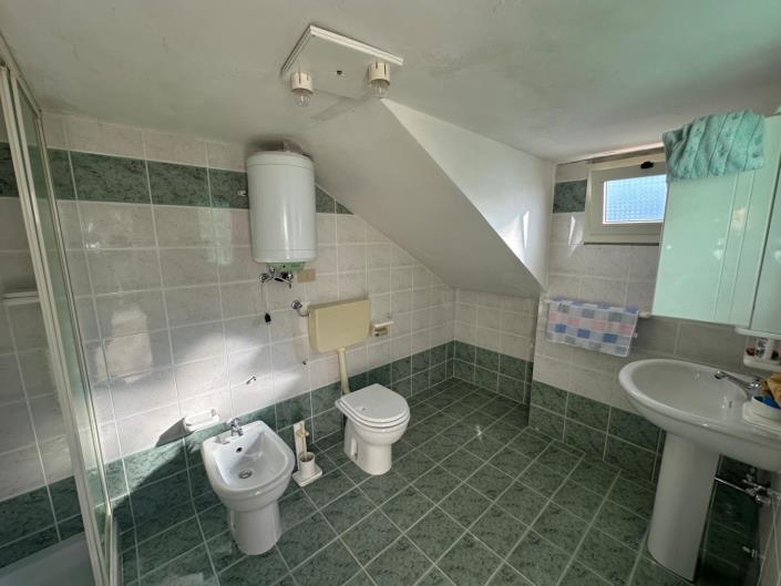 Image No.16-2 Bed Property for sale