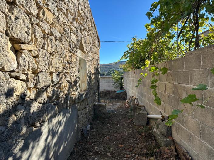 Image No.25-2 Bed Property for sale