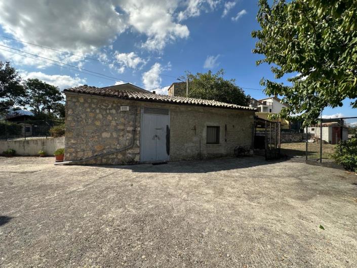 Image No.32-3 Bed Semi-Detached for sale