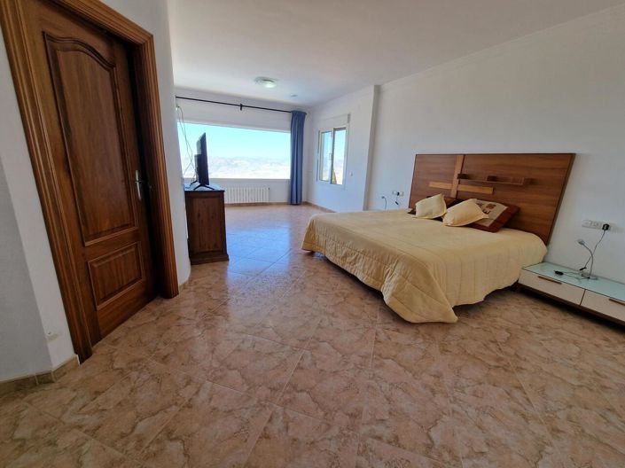 Image No.49-4 Bed Villa for sale