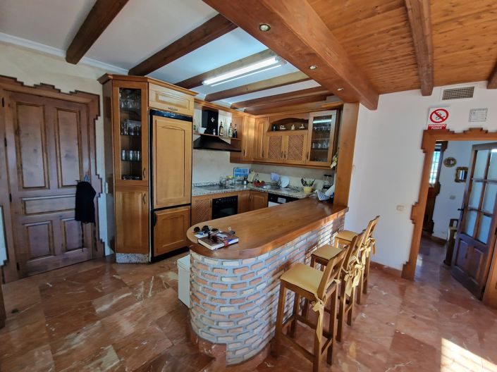 Image No.28-6 Bed Villa for sale