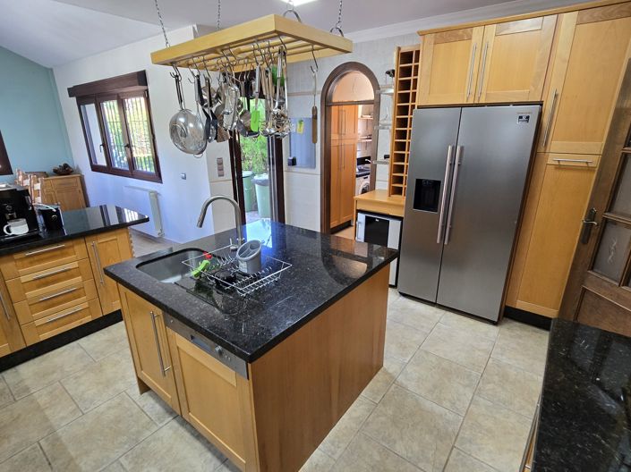 Image No.18-7 Bed Villa for sale