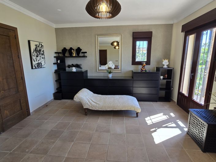 Image No.50-7 Bed Villa for sale