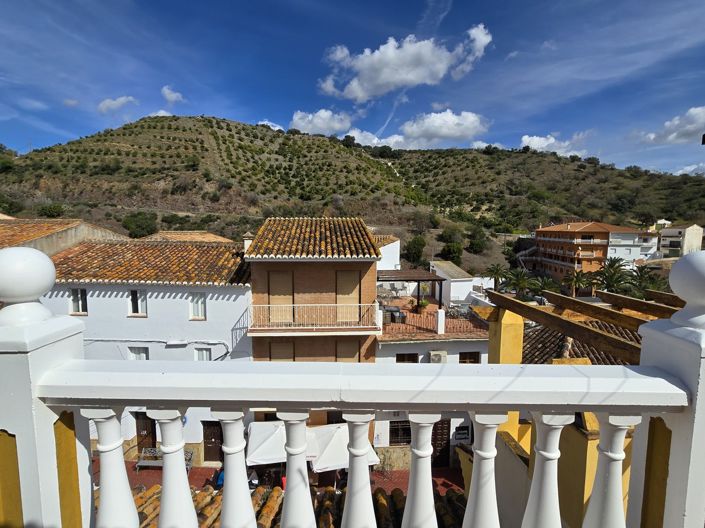 Image No.4-4 Bed Villa for sale