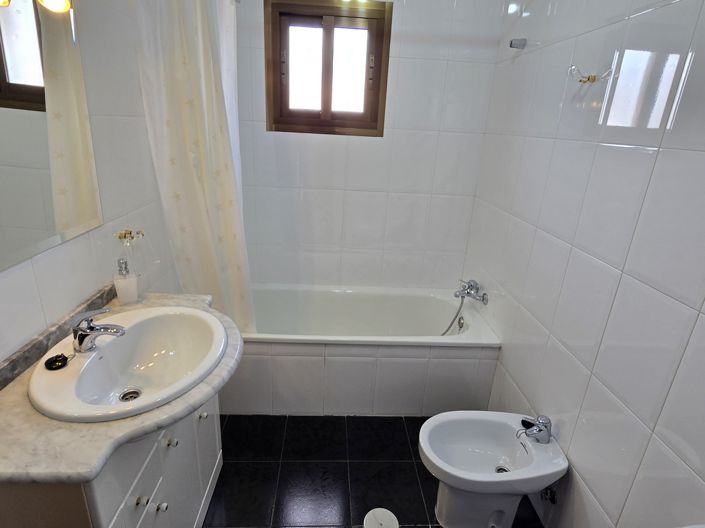 Image No.38-4 Bed Villa for sale