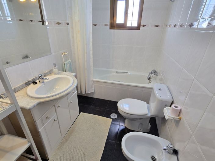 Image No.41-4 Bed Villa for sale