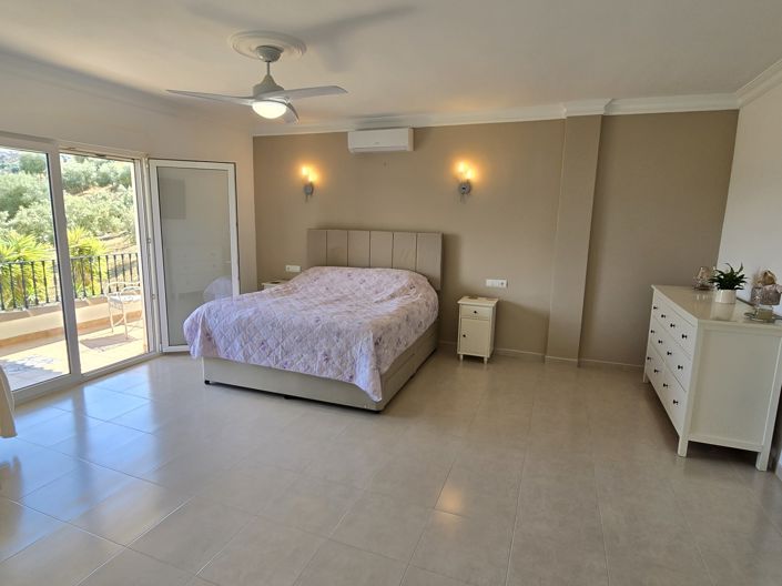 Image No.37-Villa de 4 chambres à vendre à Los Romanes