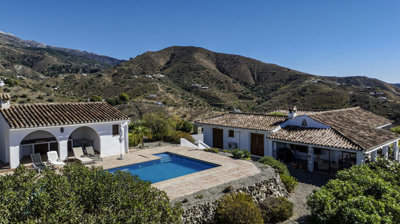 1395-villa-for-sale-in-canillas-de-aceituno-5