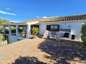 1395-villa-for-sale-in-canillas-de-aceituno-4