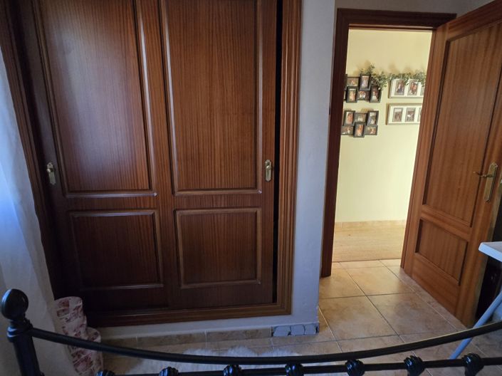 Image No.37-3 Bed Villa for sale