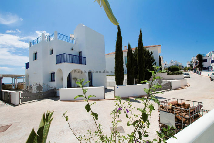 Image No.10-5 Bed Villa for sale