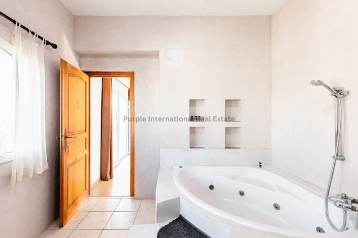 Image No.36-5 Bed Villa for sale