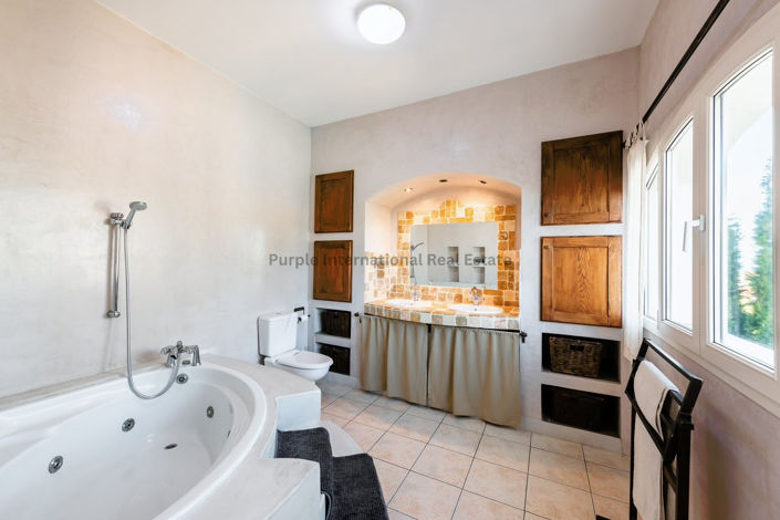 Image No.37-5 Bed Villa for sale