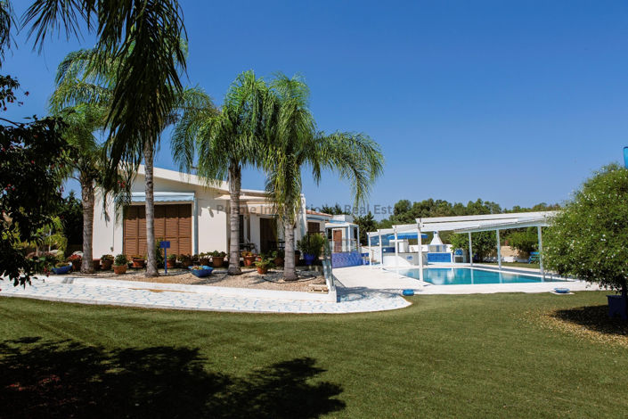 Image No.12-4 Bed Villa for sale