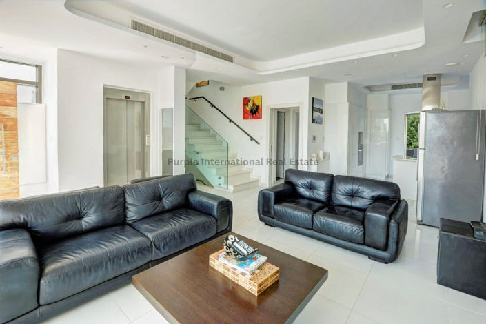 Image No.6-5 Bed Villa for sale