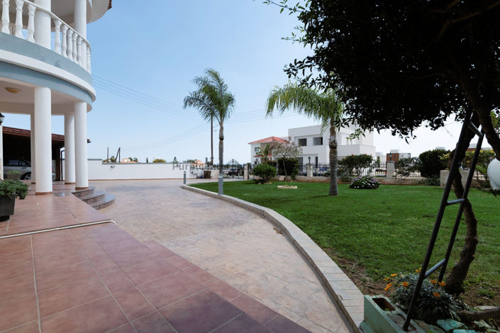 Image No.49-5 Bed Villa for sale