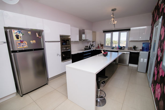 Image No.4-4 Bed Villa for sale