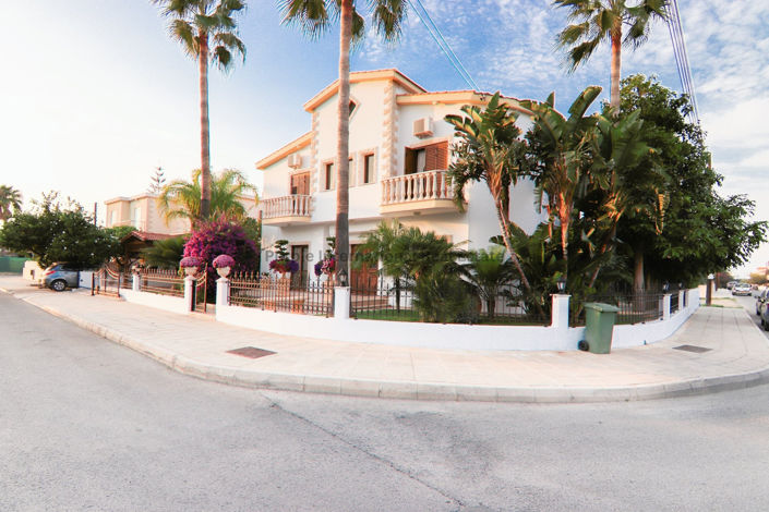 Image No.38-5 Bed Villa for sale