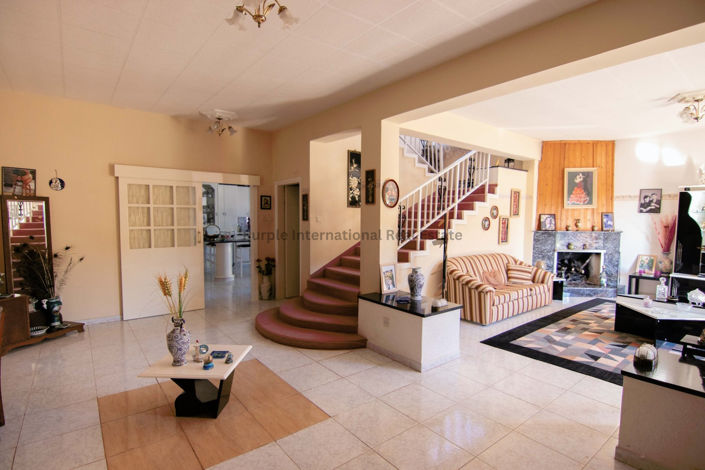 Image No.2-5 Bed Villa for sale