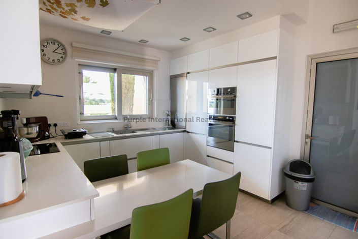 Image No.2-7 Bed Villa for sale