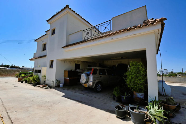 Image No.2-4 Bed Villa for sale