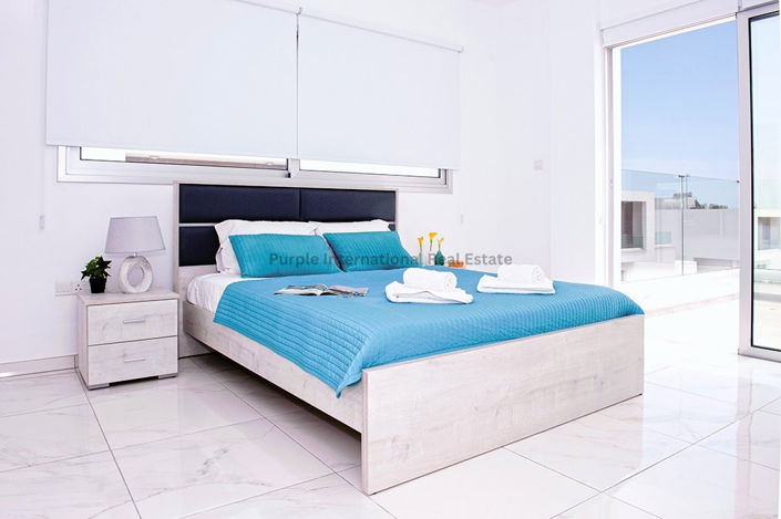 Image No.10-3 Bed Villa for sale