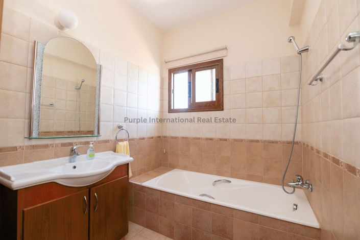 Image No.10-3 Bed Villa for sale