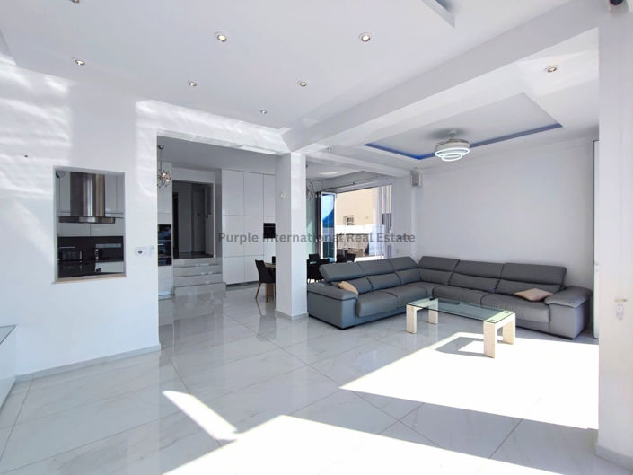 Image No.10-5 Bed Villa for sale