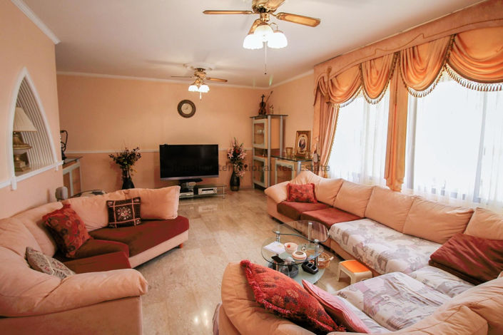 Image No.3-4 Bed Villa for sale