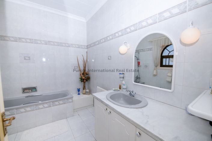 Image No.16-5 Bed Villa for sale