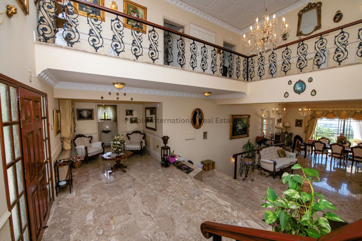 Image No.2-5 Bed Villa for sale