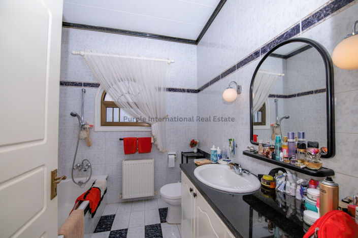 Image No.27-5 Bed Villa for sale