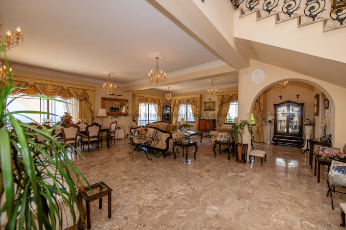 Image No.3-5 Bed Villa for sale