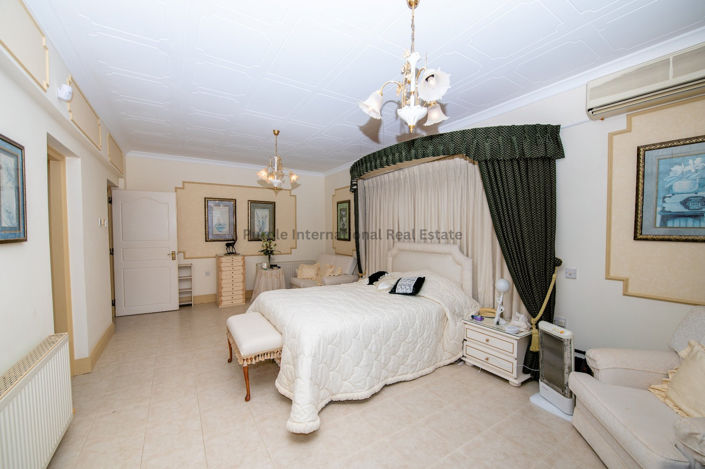 Image No.47-5 Bed Villa for sale