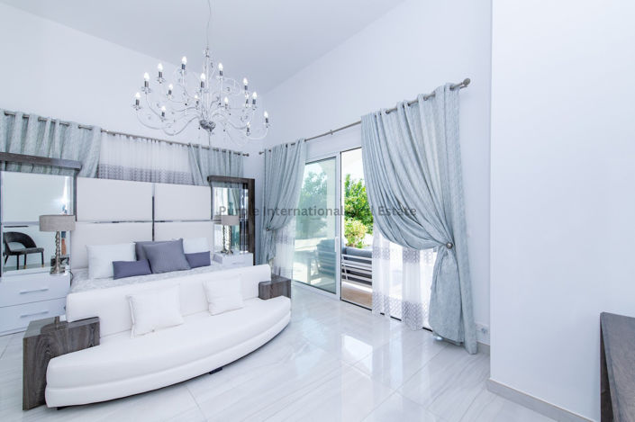 Image No.33-Villa de 4 chambres à vendre à Sea Caves