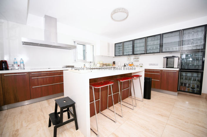 Image No.11-5 Bed Villa for sale