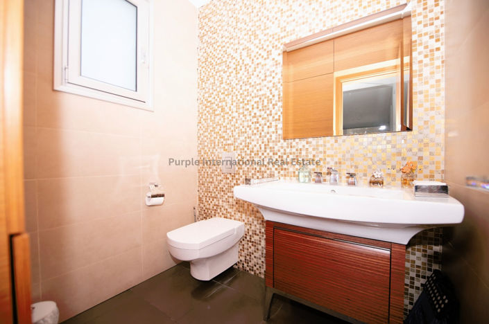 Image No.8-5 Bed Villa for sale