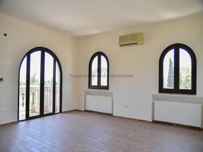 Image No.17-Villa de 5 chambres à vendre à Oroklini