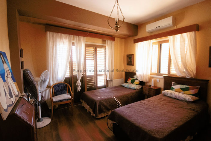 Image No.18-Villa de 5 chambres à vendre à Pervolia