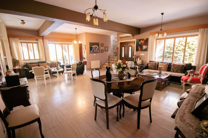 Image No.3-Villa de 5 chambres à vendre à Pervolia