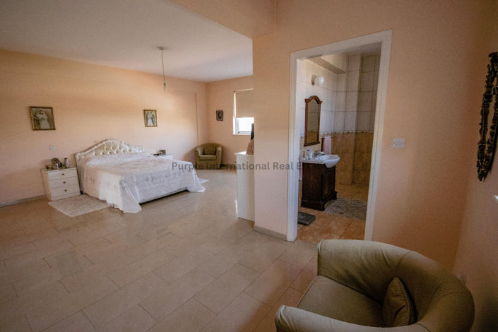 Image No.18-4 Bed Villa for sale